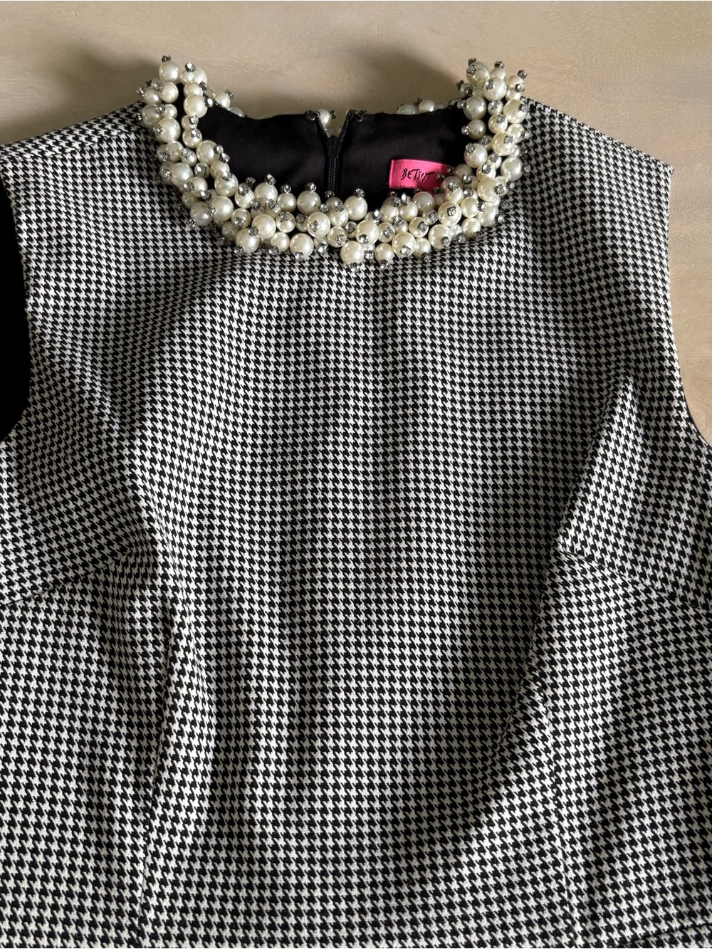 Betsey Johnson Black & White Houndstooth Sleeveless Dress with Pearl Collar - Picture 2 of 9